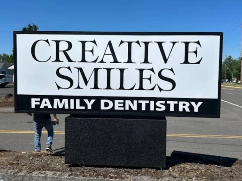 Monument / Pylon Signs